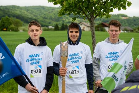 FOTO  Slovenske olimpijske sanje ponesli širom naše občine 90